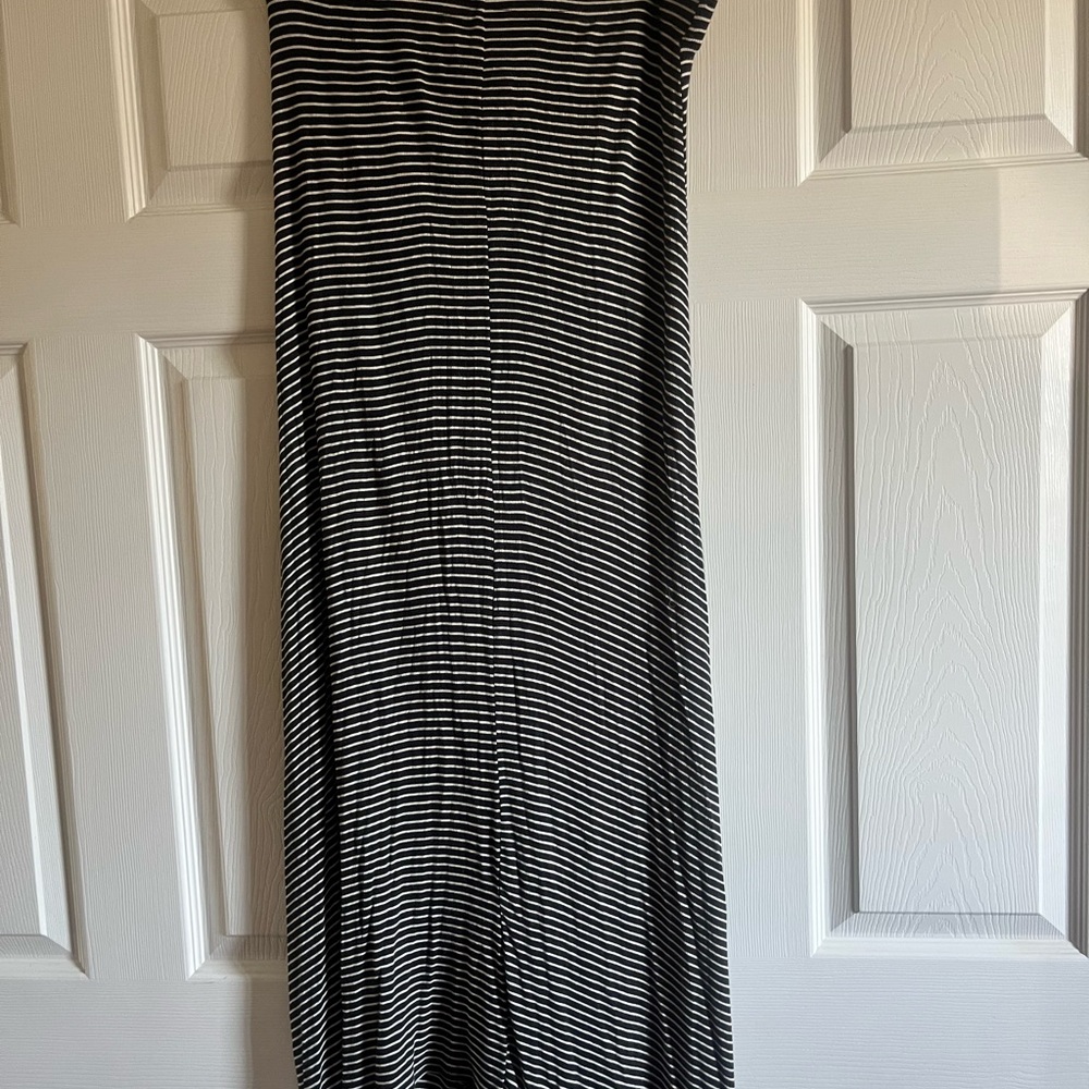BCBGMaxAzria Black and White Striped Maxi skirt